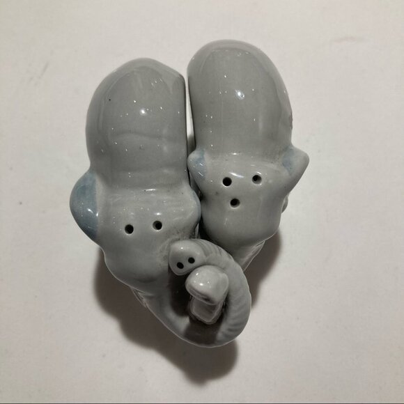 SALT & PEPPER  Shaker Intertwined Trunk Elephants Ceramic - Picture 2 of 7
